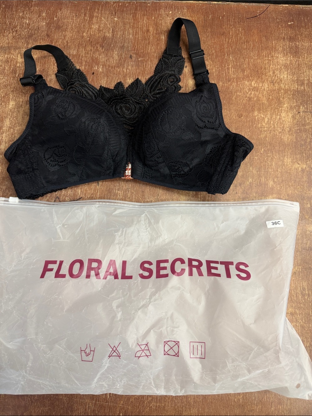 Black Lace Full-Coverage Support Bra - Picture 1 of 5